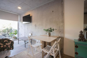 Cozy Studio La Reina Steps from the Mall
